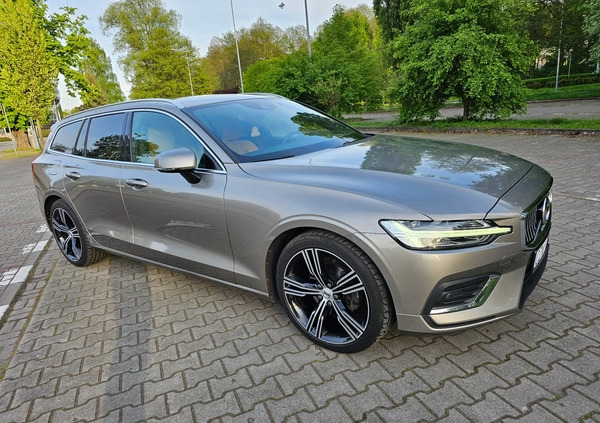 Volvo V60 cena 98500 przebieg: 164354, rok produkcji 2019 z Bydgoszcz małe 781